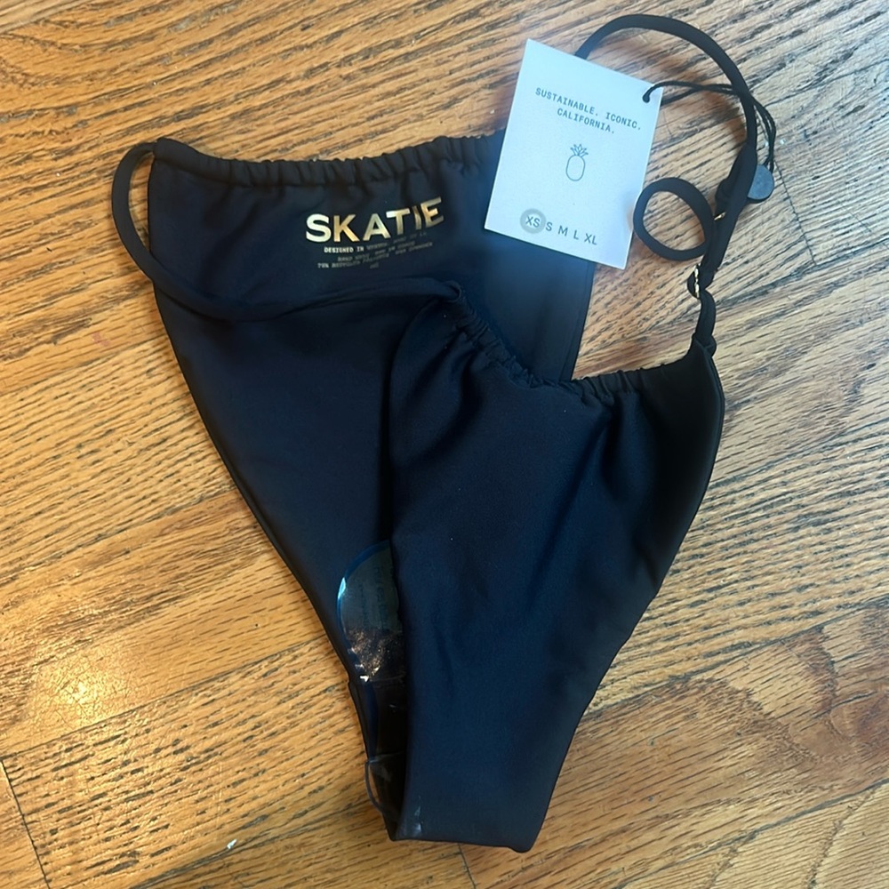 Skatie tiny bikini bottom black size xs
